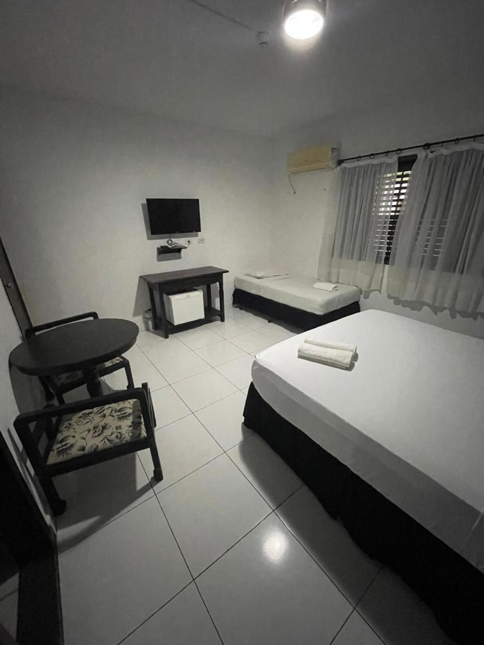 גויאניה Cr Hotel Bueno - Antigo Hotel Serras De Goyaz מראה חיצוני תמונה A room at the hotel